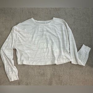 Lululemon Muscle Love Cropped Long Sleeve Shirt in White; Size Small